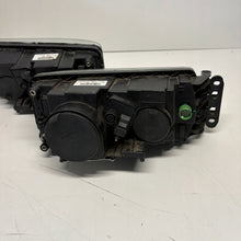 Laden Sie das Bild in den Galerie-Viewer, Frontscheinwerfer Iveco I 5801745452 5801745446 Ein Satz Scheinwerfer Headlight SCH2954458506gg