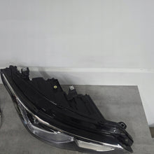 Laden Sie das Bild in den Galerie-Viewer, Frontscheinwerfer BMW 5H1941036J Rechts Scheinwerfer Headlight SCH1268235100gj