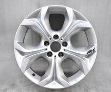 Load image into Gallery viewer, 1x Alufelge 19 Zoll 10.0" 5x120 53ET Glanz Silber 6788009 BMW X5 E70 E71 FEL1842205056mf