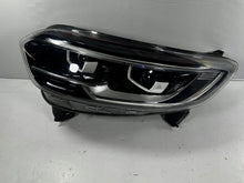 Load image into Gallery viewer, Frontscheinwerfer Renault Captur I 260105570R 260608385R LED Ein Satz Headlight SCH8677135051qv