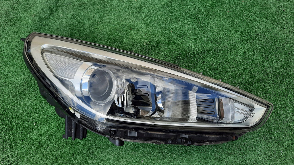 Frontscheinwerfer Hyundai I30 III 92102-G4020 Halogen Rechts Headlight