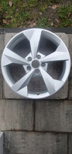 Load image into Gallery viewer, 1x Alufelge 18 Zoll 8.0" 5x112 46ET Glanz Silber 8Y0601025CP Audi A3 Rim Wheel FEL4184406116fw