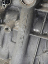 Load image into Gallery viewer, Motor Mercedes-Benz W176 W246 270910 1.6 CGI 140TKm Benzin Engine Unkomplett