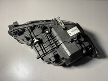 Laden Sie das Bild in den Galerie-Viewer, Frontscheinwerfer BMW 5 G31 G30 8499111-01 Xenon Links Scheinwerfer Headlight SCH1601926285if