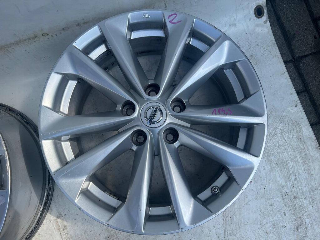 1x Alufelge 17 Zoll 7.0" 5x114.3 Glanz Silber Nissan Qashqai Rim Wheel FEL1882548699rw
