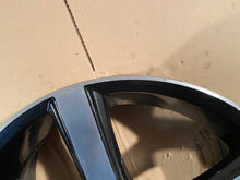 Laden Sie das Bild in den Galerie-Viewer, 1x Alufelge 18 Zoll 7.5&quot; 5x108 52,5ET 31373099 Volvo V40 Rim Wheel