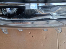Laden Sie das Bild in den Galerie-Viewer, Frontscheinwerfer Toyota V I BCHC6777 LED Rechts Scheinwerfer Headlight SCH9101279338yb