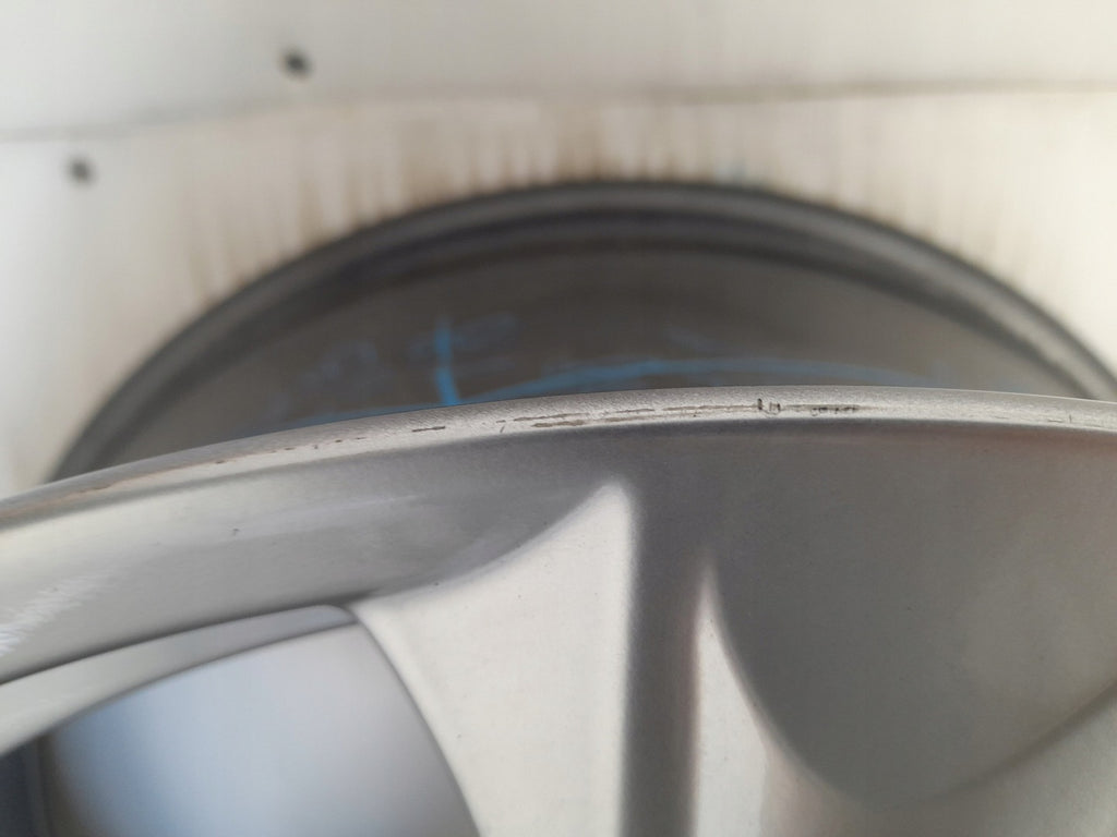 1x Alufelge 18 Zoll 7.5" 5x114.3 48ET Glanz Silber Hyundai Rim Wheel