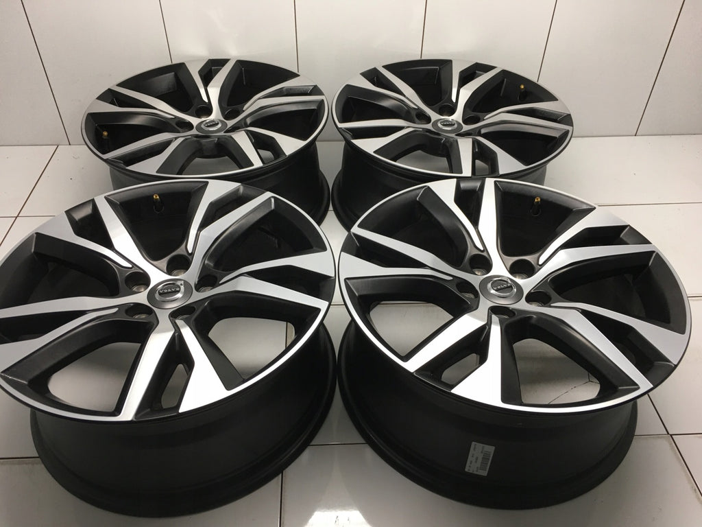 4x Alufelge 18 Zoll 8.0" 5x108 42ET Matt Schwarz 31471482 Volvo V70 I Rim Wheel FEL7013483396oz