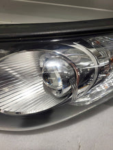 Laden Sie das Bild in den Galerie-Viewer, Frontscheinwerfer Hyundai Ix35 92102-2Y000 Ein Satz Scheinwerfer Headlight SCH8253424411ax