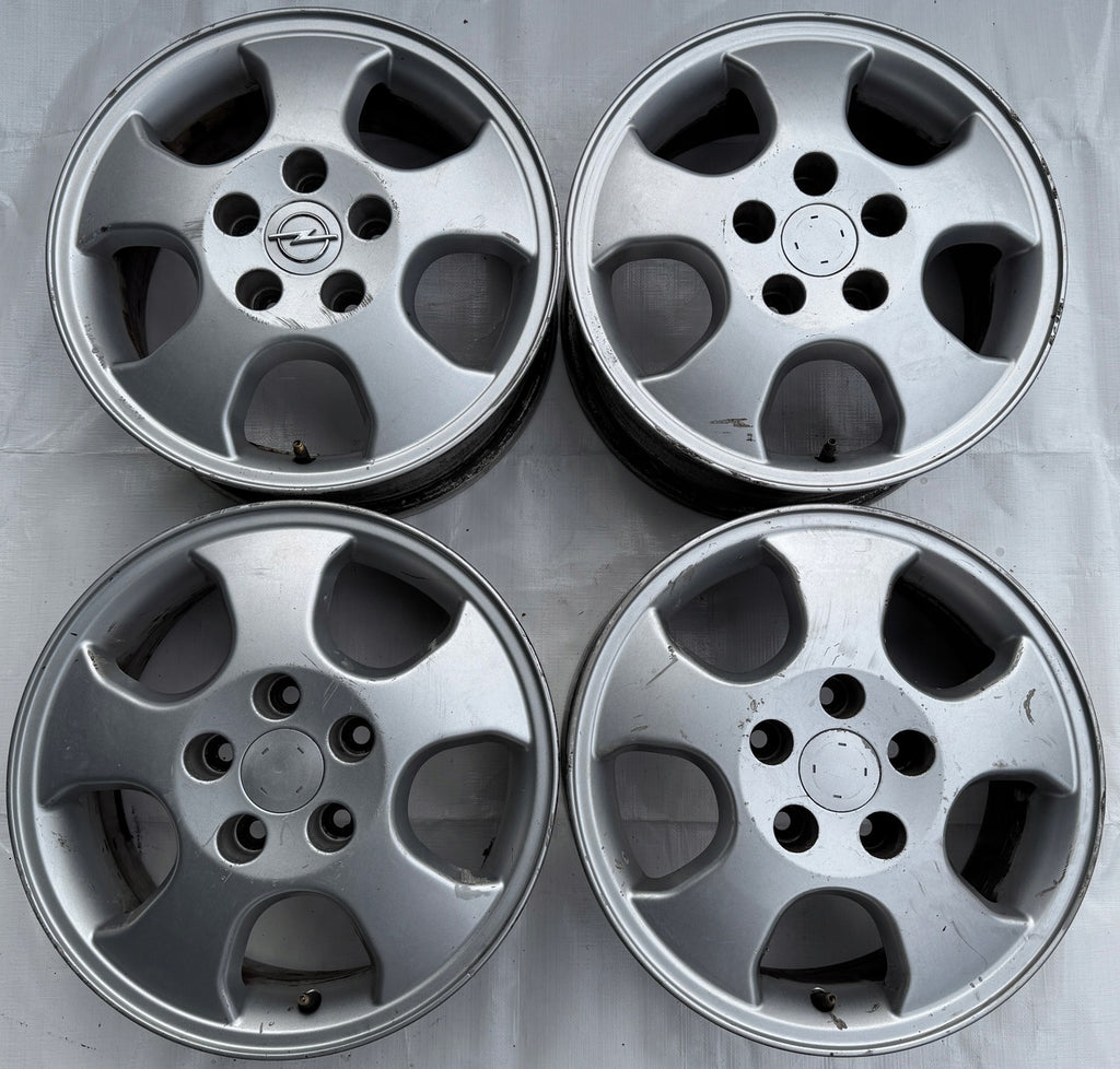 4x Alufelge 15 Zoll 6.0" 5x110 49ET Glanz Silber Opel Astra Rim Wheel