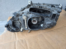 Laden Sie das Bild in den Galerie-Viewer, Frontscheinwerfer BMW F11 F10 7317131-11 7317132-11 Xenon Rechts oder Links SCH6569453435uw