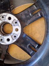 Laden Sie das Bild in den Galerie-Viewer, 1x Alufelge 18 Zoll 8.5" 5x112 40ET Glanz Schwarz 8746632 BMW 3 G21 G20 FEL2749843896nj