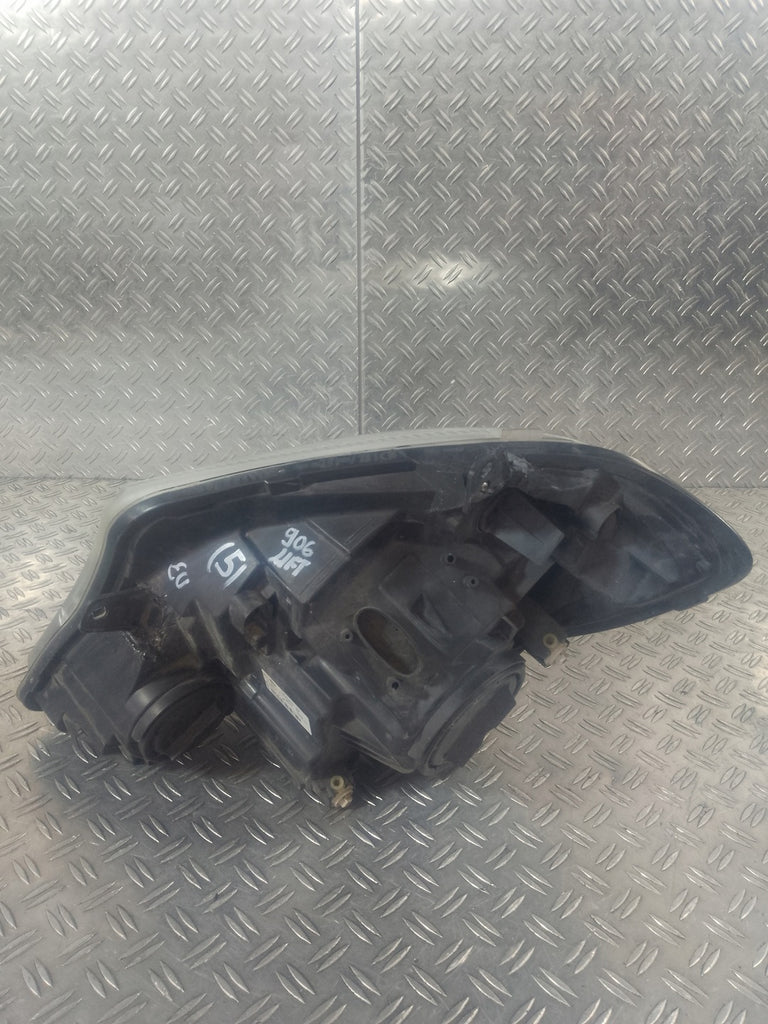 Frontscheinwerfer Mercedes-Benz Sprinter 906 9068202461 Rechts Headlight