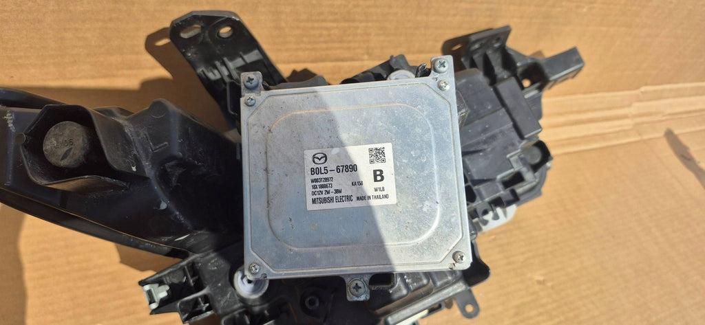 Frontscheinwerfer Mazda 3 Bp BCJH-51040 Links Scheinwerfer Headlight SCH4524698930uz