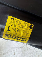Laden Sie das Bild in den Galerie-Viewer, Frontscheinwerfer VW Touran 1T1941005B 0301233201 Links Scheinwerfer Headlight SCH5097137815za