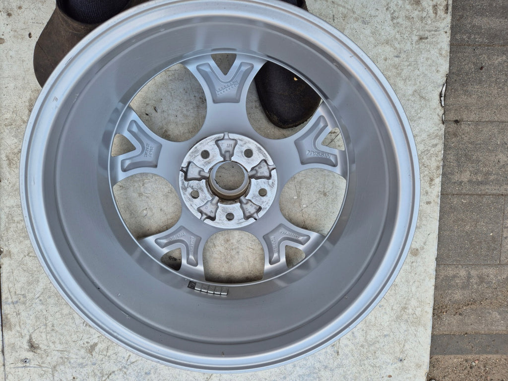 1x Alufelge 17 Zoll 7.0" 5x114.3 35ET Glanz Silber 403006PA1A Nissan Juke FEL1780847012uy