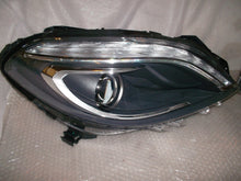 Load image into Gallery viewer, Frontscheinwerfer Mercedes-Benz W246 A2468201661 Xenon Rechts oder Links SCH6062824472wd