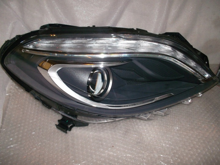 Frontscheinwerfer Mercedes-Benz W246 A2468201661 A2468201561 Xenon Ein Satz SCH6062824472wd