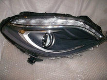 Load image into Gallery viewer, Frontscheinwerfer Mercedes-Benz W246 A2468201661 A2468201561 Xenon Ein Satz SCH6062824472wd