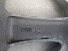 Laden Sie das Bild in den Galerie-Viewer, 1x Alufelge 17 Zoll 7.0&quot; 4x108 29ET 9685910280 MA-DAR81 Peugeot 5008 Rim Wheel