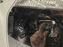 Laden Sie das Bild in den Galerie-Viewer, Frontscheinwerfer Dacia Duster 1305236683 260609877R Links Headlight SCH2982037935pa
