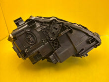 Laden Sie das Bild in den Galerie-Viewer, Frontscheinwerfer Mercedes-Benz W176 A1768205161 Xenon Rechts Headlight SCH7495086884pi