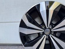 Load image into Gallery viewer, 1x Alufelge 17 Zoll 6.5" 5x100 39ET Glanz Schwarz 2GM601025M VW T-Cross FEL7729629670ar