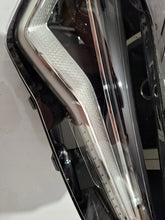 Laden Sie das Bild in den Galerie-Viewer, Frontscheinwerfer Seat Ateca 576941032C 1EX014 891-52 LED Rechts Headlight