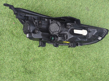 Laden Sie das Bild in den Galerie-Viewer, Frontscheinwerfer Hyundai I30 III 92101-G4020 Links Scheinwerfer Headlight SCH8453451198ze