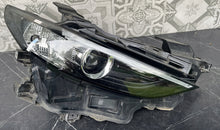 Laden Sie das Bild in den Galerie-Viewer, Frontscheinwerfer Mazda III BCJH-51030 LED Rechts Scheinwerfer Headlight