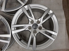 Laden Sie das Bild in den Galerie-Viewer, 4x Alufelge 17 Zoll 6.5" 5x112 43ET Glanz Silber 8V0601025DK Audi Rim Wheel FEL6381213204pz