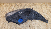 Laden Sie das Bild in den Galerie-Viewer, Frontscheinwerfer Ford Focus III BM51-13W030-CF Links Scheinwerfer Headlight SCH7010663069vp