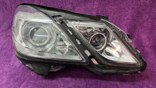 Laden Sie das Bild in den Galerie-Viewer, Frontscheinwerfer Mercedes-Benz W212 A2128201439 Xenon Rechts Headlight SCH2200420824ju