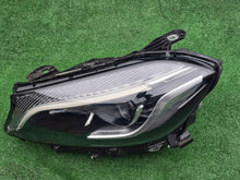 Laden Sie das Bild in den Galerie-Viewer, Frontscheinwerfer Mercedes-Benz W176 A1769068900 LED Links Headlight SCH4833229470uu