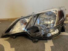 Laden Sie das Bild in den Galerie-Viewer, Frontscheinwerfer Mitsubishi Space Star 8301D445 Vorderseite Headlight
