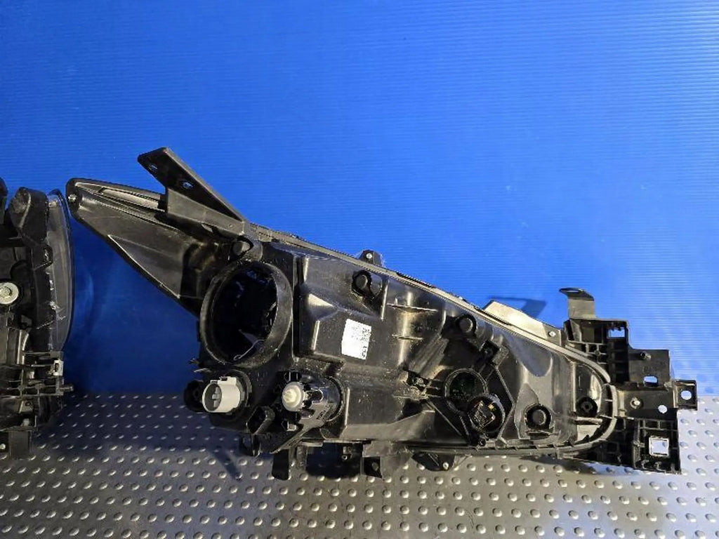 Frontscheinwerfer Mazda III BHR251040 Xenon Ein Stück (Rechts oder Links)