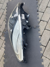 Laden Sie das Bild in den Galerie-Viewer, Frontscheinwerfer Renault Scenic 260600023R Links Scheinwerfer Headlight SCH9891656322ay