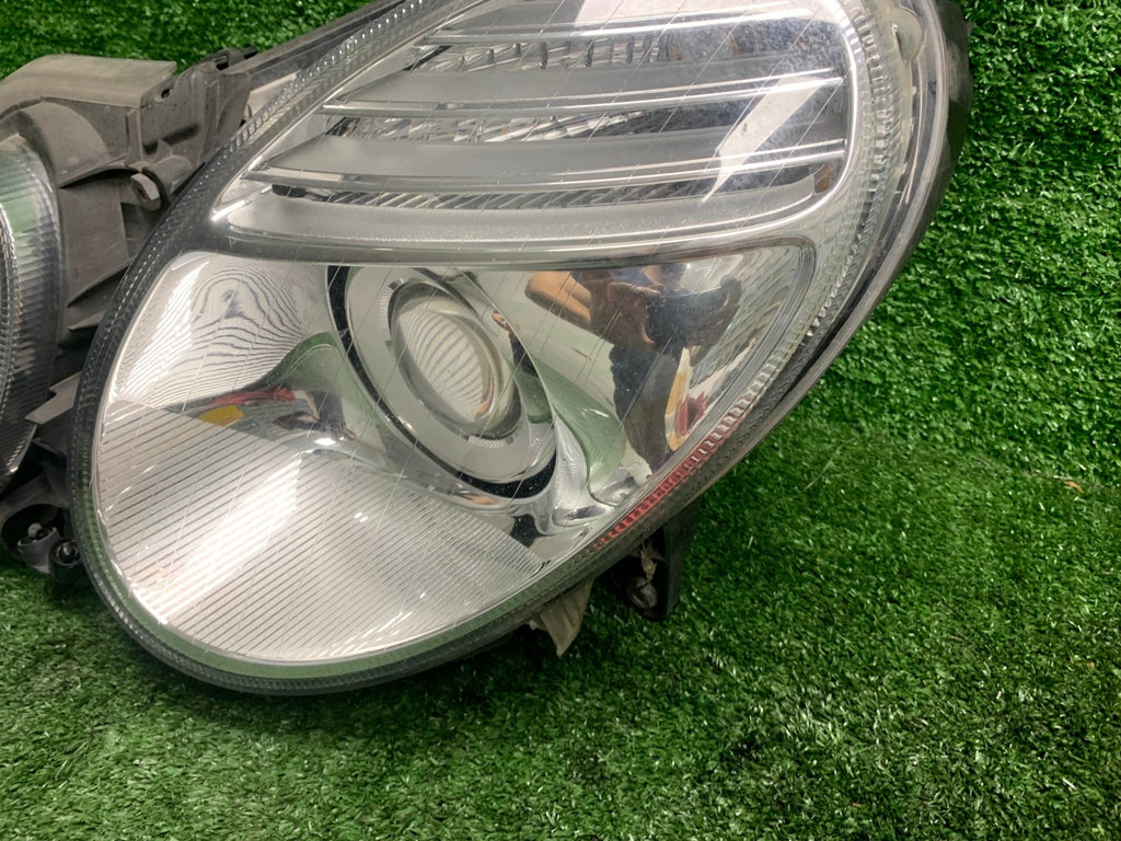Frontscheinwerfer Mercedes-Benz W211 Xenon Links Scheinwerfer Headlight SCH9028452969ly