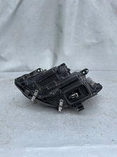 Laden Sie das Bild in den Galerie-Viewer, Frontscheinwerfer Mercedes-Benz W246 W242 2469067001 LED Rechts Headlight SCH4941169439bs