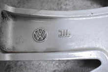 Load image into Gallery viewer, 1x Alufelge 17 Zoll 7.0&quot; 5x112 40ET Glanz Silber 3D0601025AN VW Phaeton