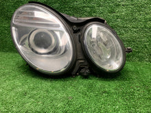 Laden Sie das Bild in den Galerie-Viewer, Frontscheinwerfer Mercedes-Benz W211 Bi-Xenon Rechts Scheinwerfer Headlight SCH7586722810pe