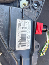 Laden Sie das Bild in den Galerie-Viewer, Frontscheinwerfer Citroën C5 III 9674869880 9674399580 Bi-Xenon Links Headlight