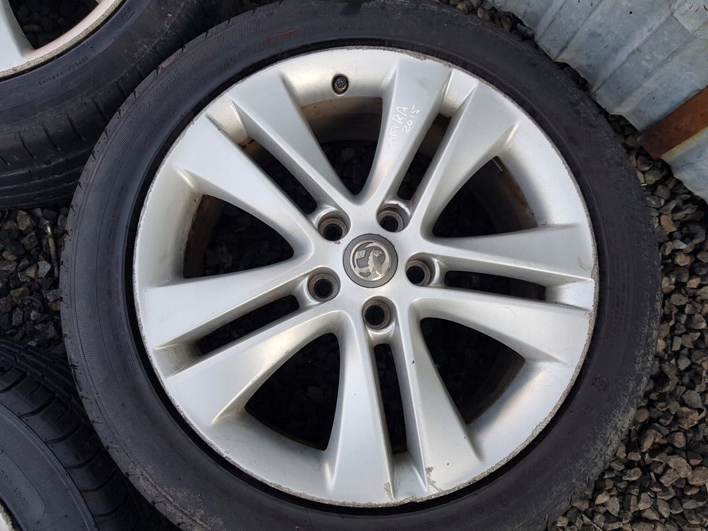 1x Alufelge 18 Zoll 8.0" 5x115 46ET Opel Astra Zafira C Rim Wheel FEL7063081368si