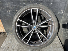 Laden Sie das Bild in den Galerie-Viewer, 1x Alufelge 19 Zoll 8.5" 5x112 40ET Glanz Schwarz 8089893 BMW 3 Rim Wheel FEL3518009374fs