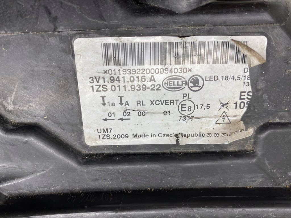 Frontscheinwerfer Skoda Superb III 3V1941016A Xenon Rechts Headlight