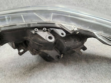 Laden Sie das Bild in den Galerie-Viewer, Frontscheinwerfer Toyota Prius LED Rechts Scheinwerfer Headlight SCH3324258341tc