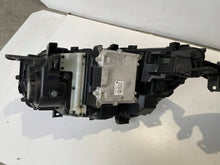 Laden Sie das Bild in den Galerie-Viewer, Frontscheinwerfer Genesis Gv70 Full LED Ein Stück (Rechts oder Links) Headlight SCH4900652721wv