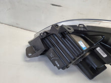 Laden Sie das Bild in den Galerie-Viewer, Frontscheinwerfer Toyota Corolla Verso Rechts Scheinwerfer Headlight SCH2896998707gz