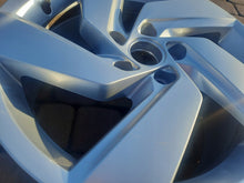 Load image into Gallery viewer, 1x Alufelge 17 Zoll 7.5&quot; 5x112 51ET VW Golf Rim Wheel